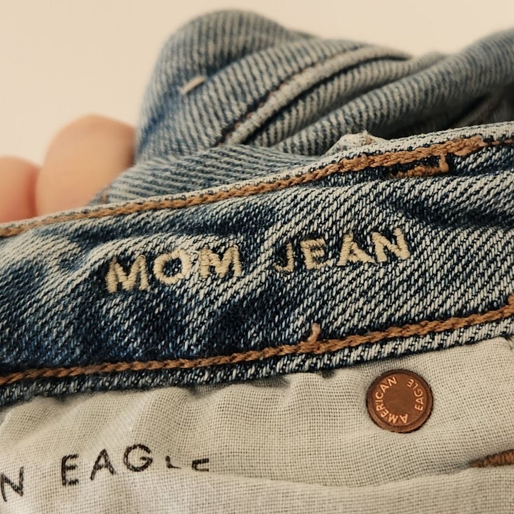 American Eagle Mom Jeans Distressed Ripped Straight Leg Jeans 8 - Picture 6 of 8